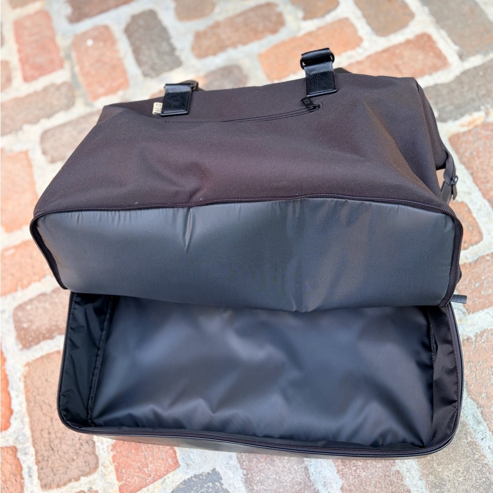 BEIS Weekender Bag - Picture 9 of 11